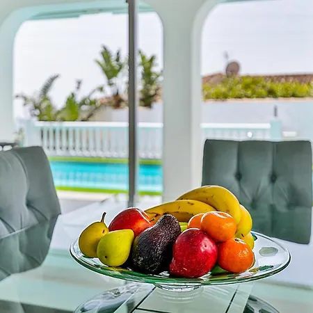 Intermezzo - Jacuzzi, Salt Water Pool & Bbq Willa *