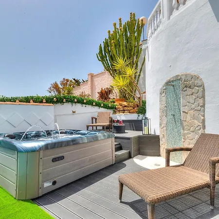 Intermezzo - Jacuzzi, Salt Water Pool & Bbq Willa *